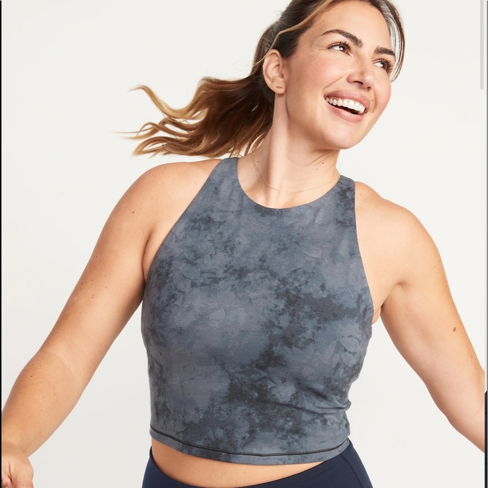 Old Navy Light Support PowerChill Longline Sports Bra Tank. In Grey Tie Dye.